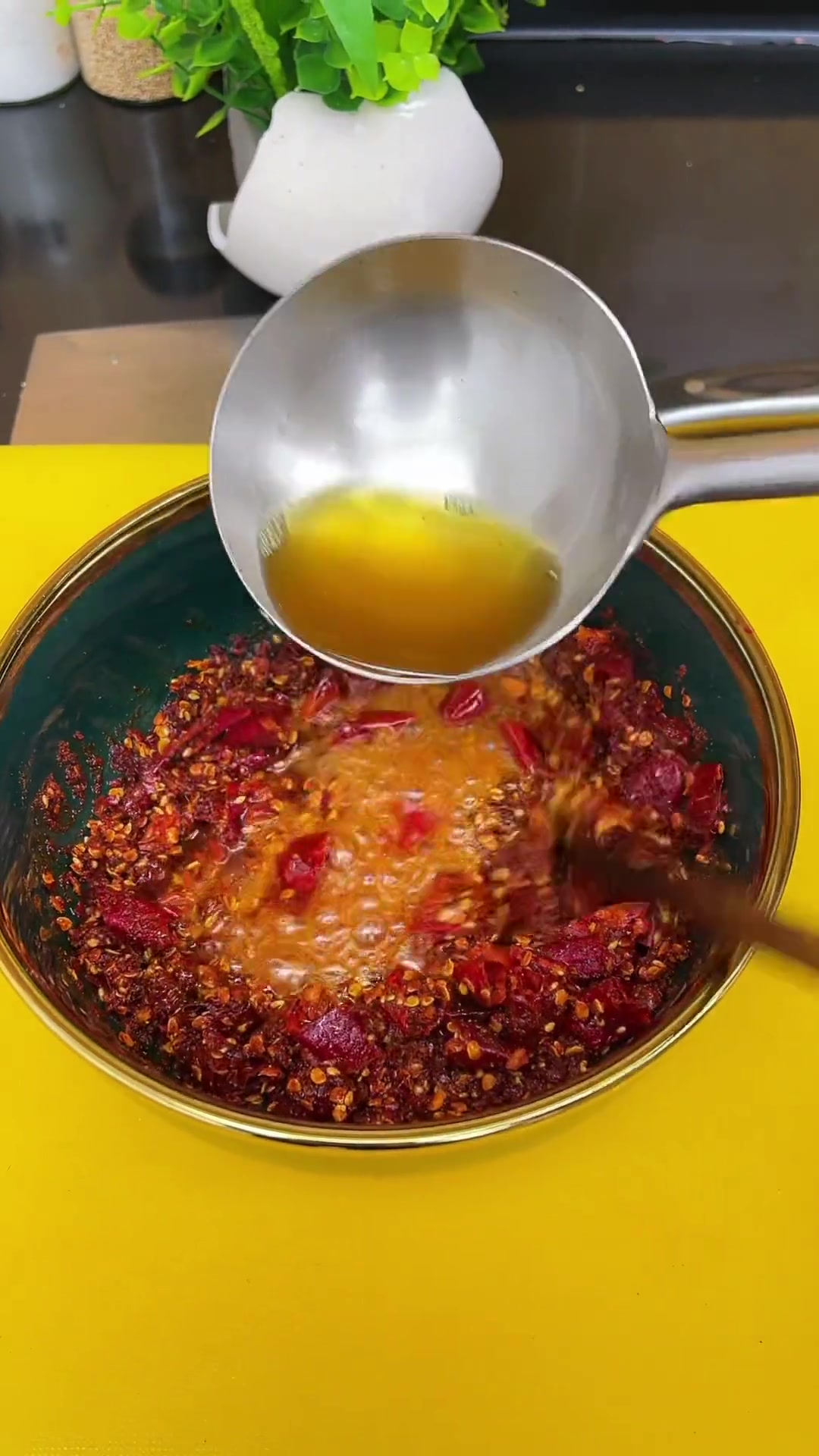 关于油辣椒的做法介绍